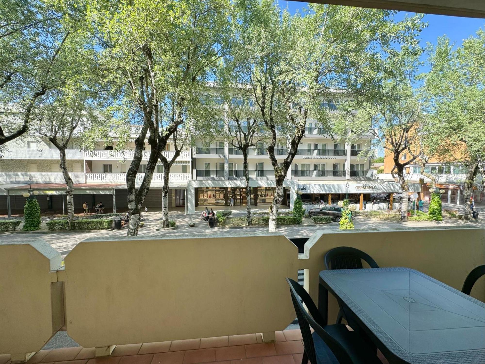 Condominio Bussola Bibione Eksteriør billede